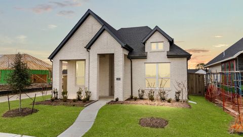 Photo of 11907 South Pavillion Drive, Mont Belvieu, TX 77523 (MLS # 93110417) Photo of 11907 South Pavillion Drive, Mont Belvieu, TX 77523 (MLS # 93110417)