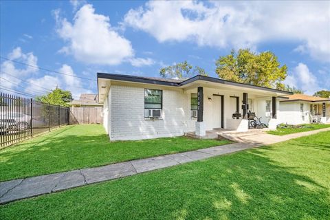Photo of 5107 Clover Street, Houston, TX 77033 (MLS # 4050823)