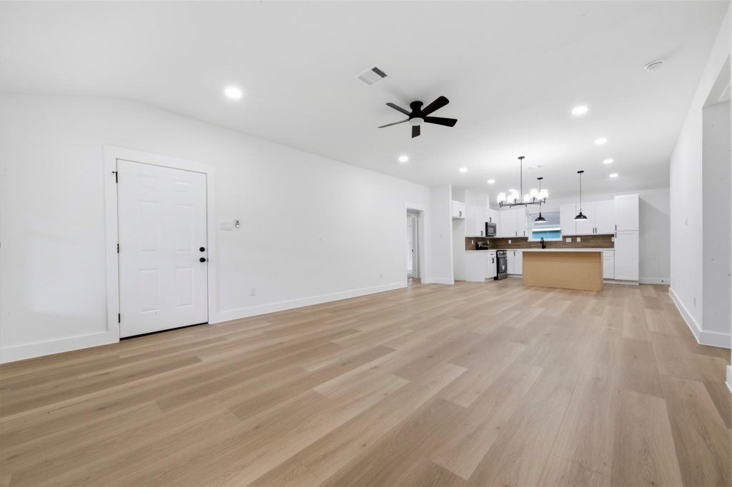 Photo of 1415 Taylor Avenue, Pasadena, TX 77506 (MLS # 21815304)