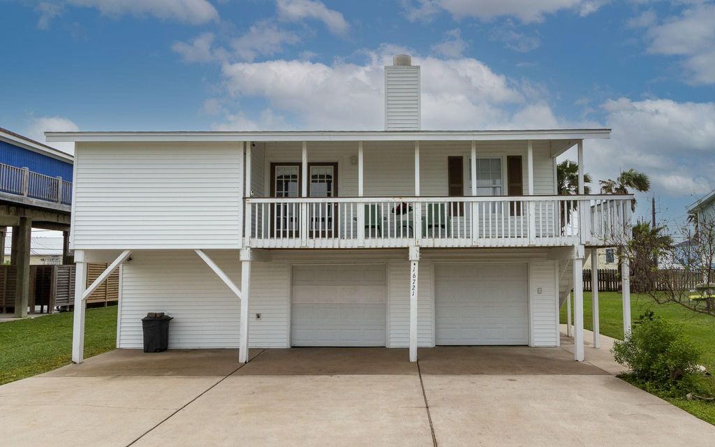 Photo of 16721 Edward Teach Road, Jamaica Beach, TX 77554 (MLS # 90549296)