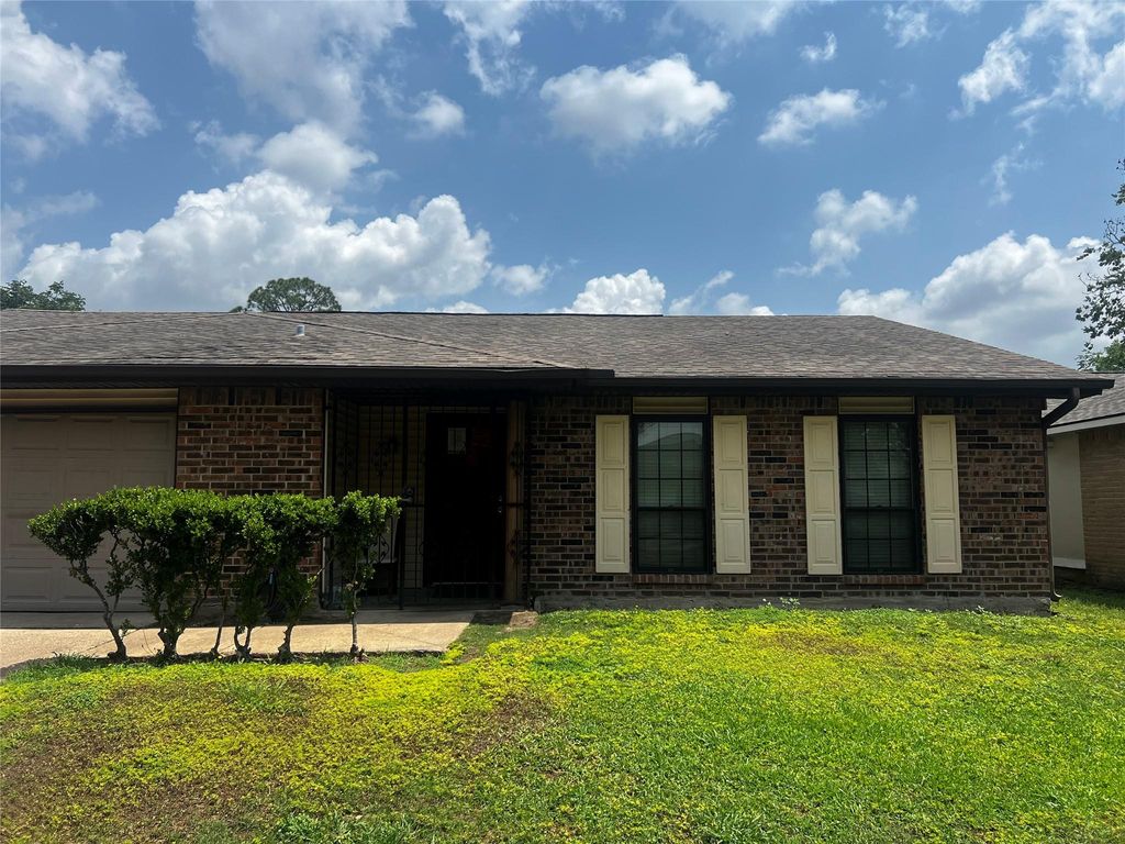 Photo of 8110 Enchanted Forest Drive, Houston, TX 77088 (MLS # 7913874)
