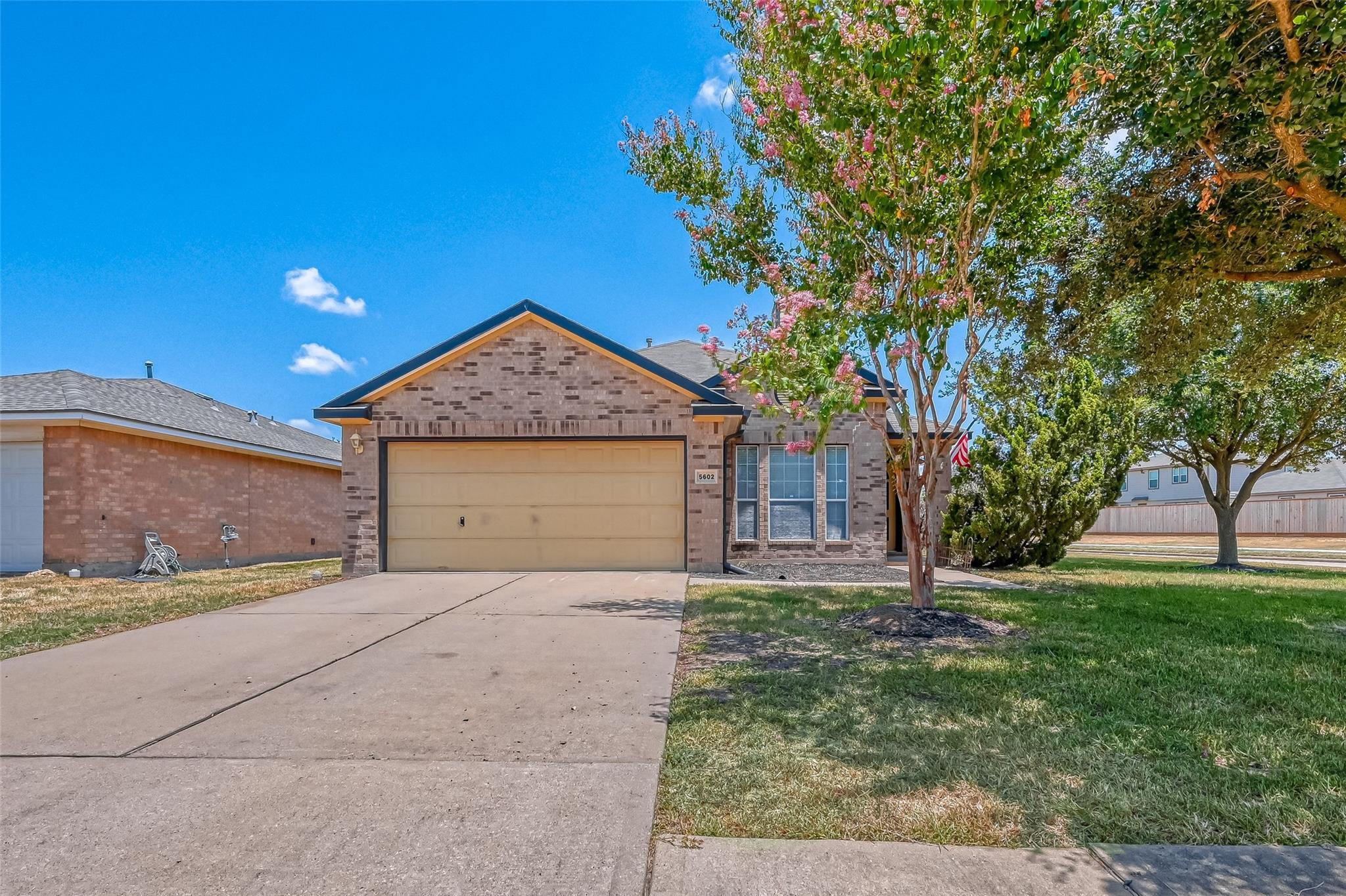 5602 Eagle Sky Boulevard