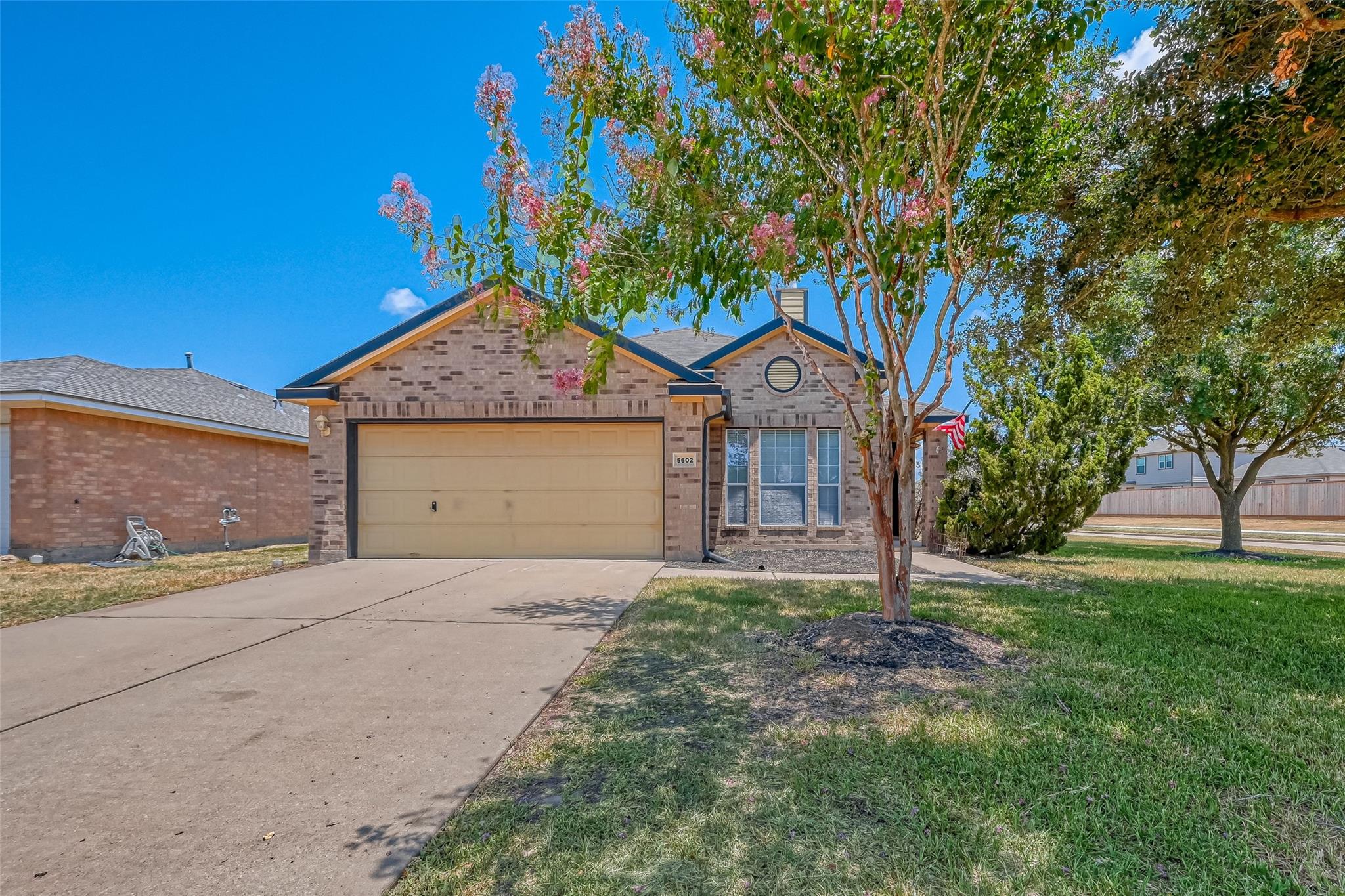 5602 Eagle Sky Boulevard
