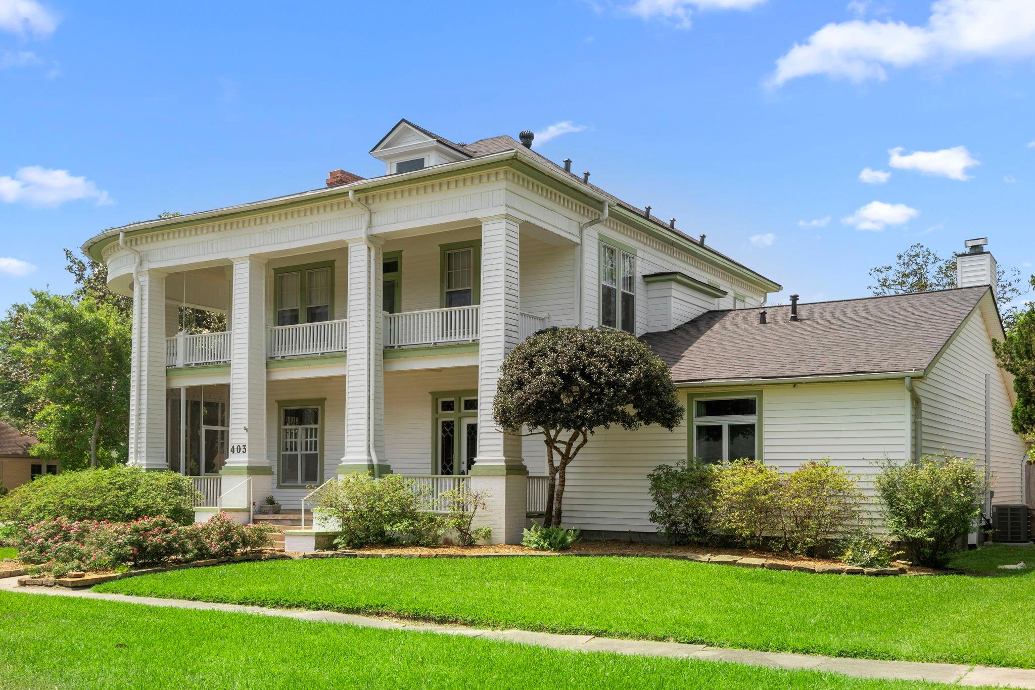 403 Hoskins Broadway Street