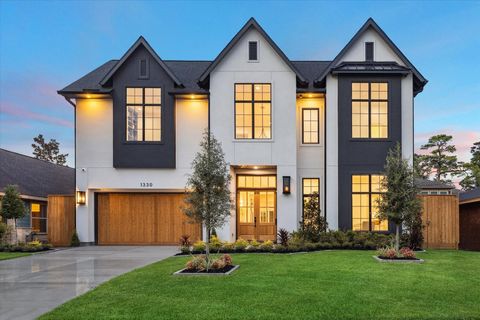 Photo of 1330 Richelieu Lane, Houston, TX 77018 (MLS # 2465783)