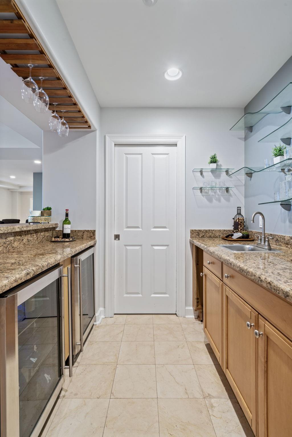 914 Main Street 2204