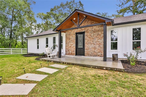 Photo of 634 County Road 2342, Dayton, TX 77535 (MLS # 20297758)