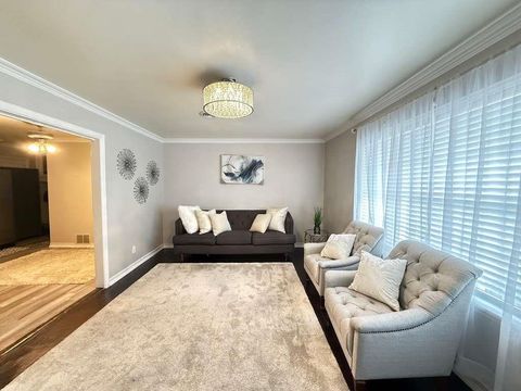 Photo of 6833 Bellaire Boulevard, Houston, TX 77074 (MLS # 4207506)