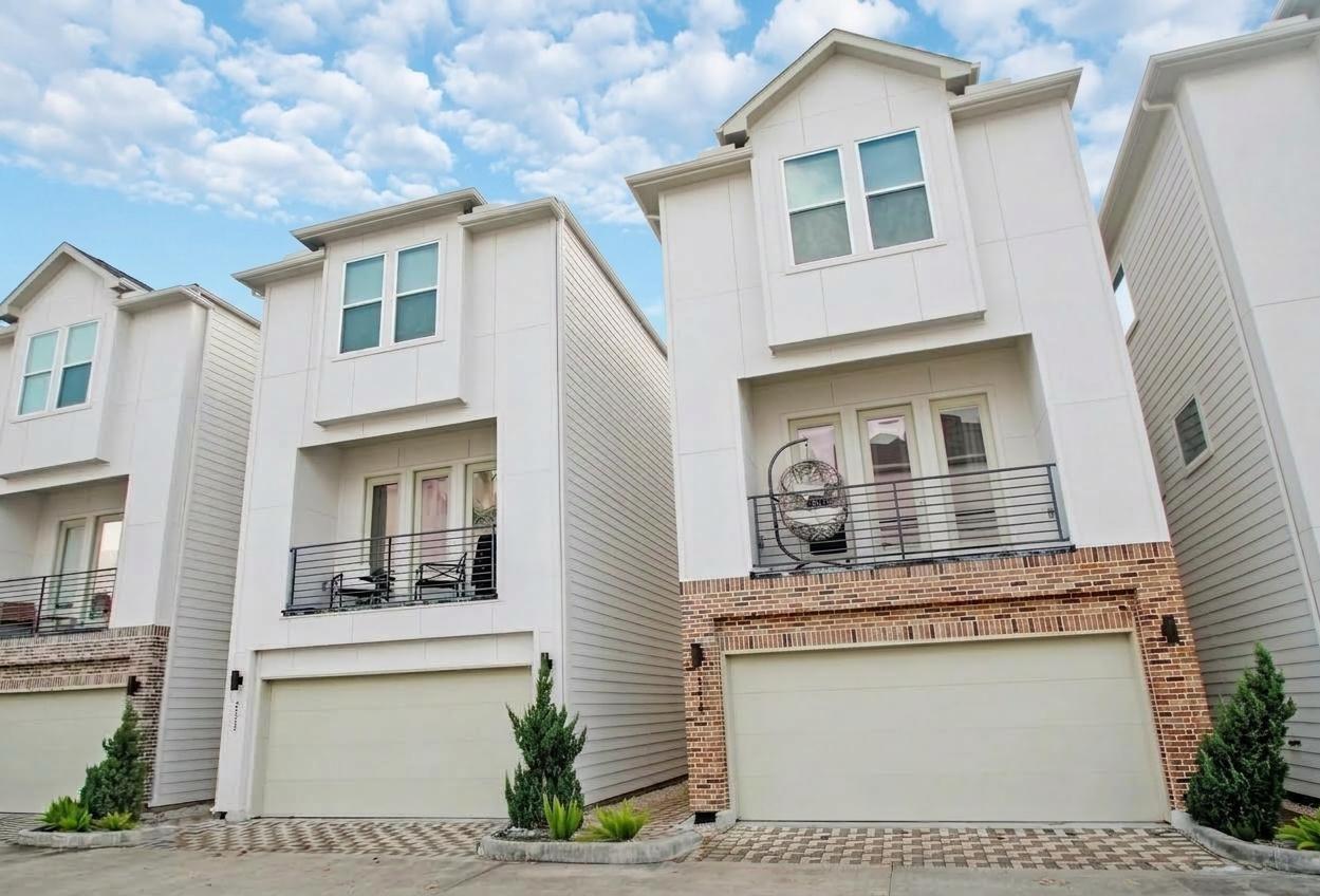 2110 Bello Amanecer Lane