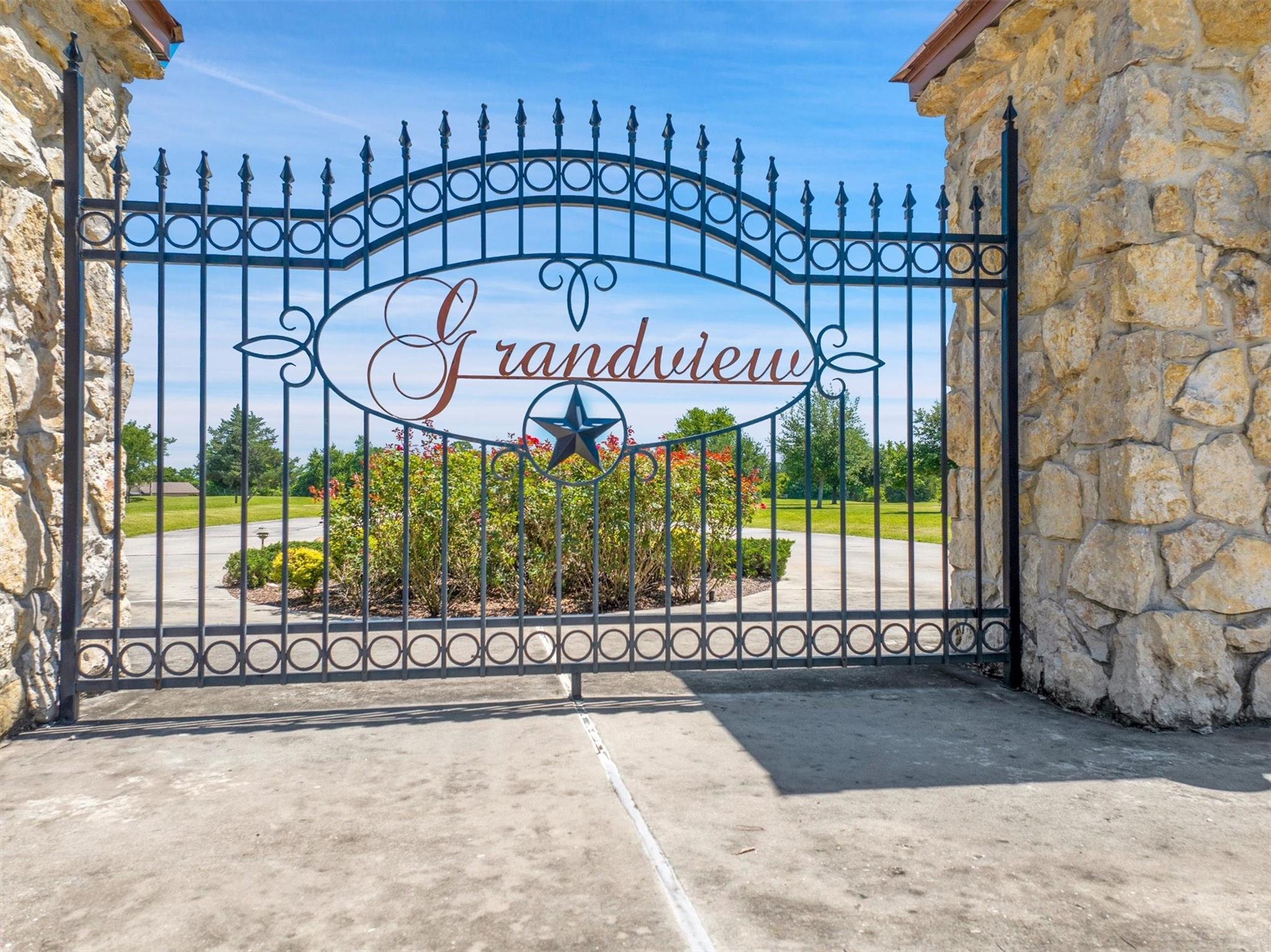 145 Grandview Boulevard