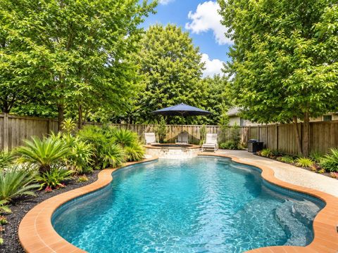 Photo of 14 Doeskin Place, The Woodlands, TX 77382 (MLS # 62593042)