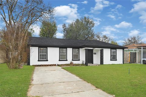 2207 Raymond Street Pasadena TX 77506