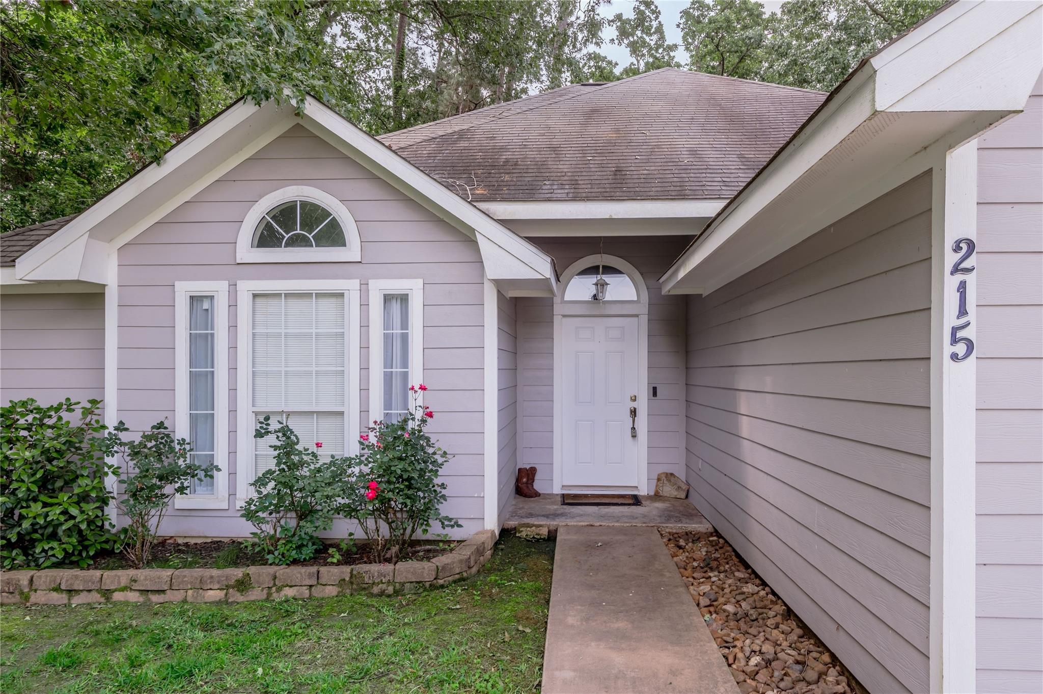 215 Bridgeview Drive