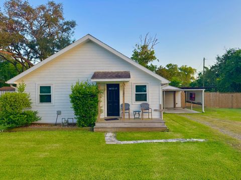 Photo of 11837 13th Street, Santa Fe, TX 77510 (MLS # 96574352)