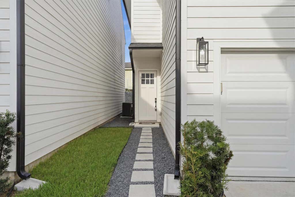 Photo of 1230 Mcneil Street, Houston, TX 77009 (MLS # 53615356)
