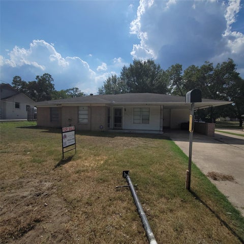 Photo of 1900 S Day Street, Brenham, TX 77833 (MLS # 47536227)