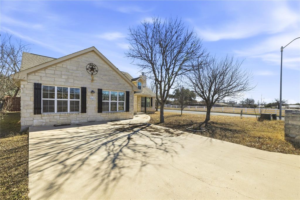 Photo of 201 Green Oaks Loop, Fredericksburg, TX 78624 (MLS # 39637006)