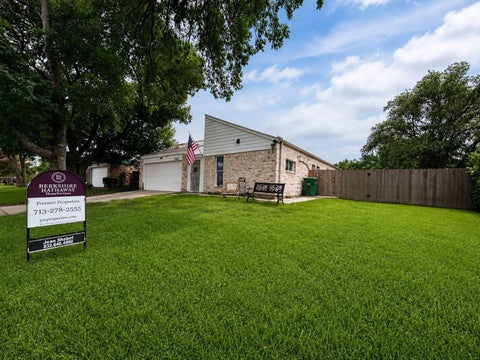Photo of 6402 Ludington Drive, Houston, TX 77035 (MLS # 24732649)