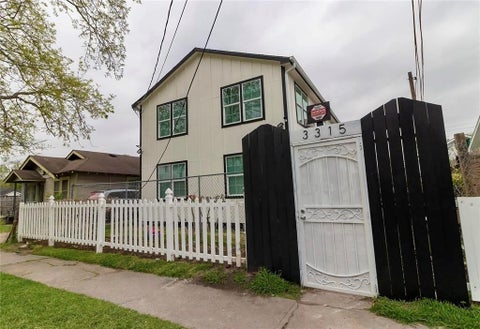 Photo of 3315 Reeves Street #1, Houston, TX 77004 (MLS # 4138508)