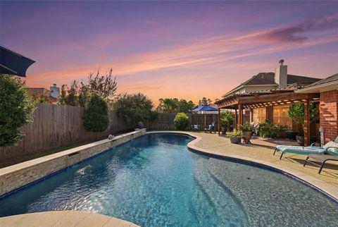 Homes For Sale - 22943 Creekside Willow Drive<br/> Tomball, TX 77375
