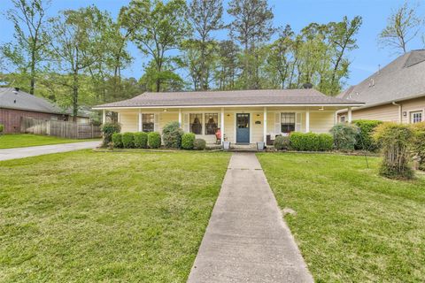 Homes For Sale - 2117 Bershire Drive<br/> Huntsville, TX 77340