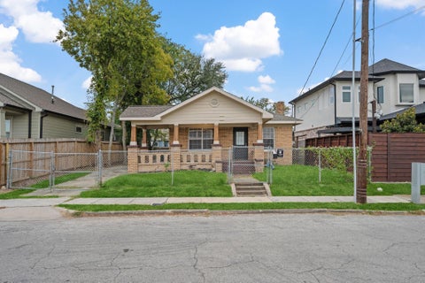 Photo of 1310 Gustav Street, Houston, TX 77023 (MLS # 81891348)