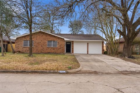 Photo of 3719 Goulburn Drive, Houston, TX 77045 (MLS # 93529728)