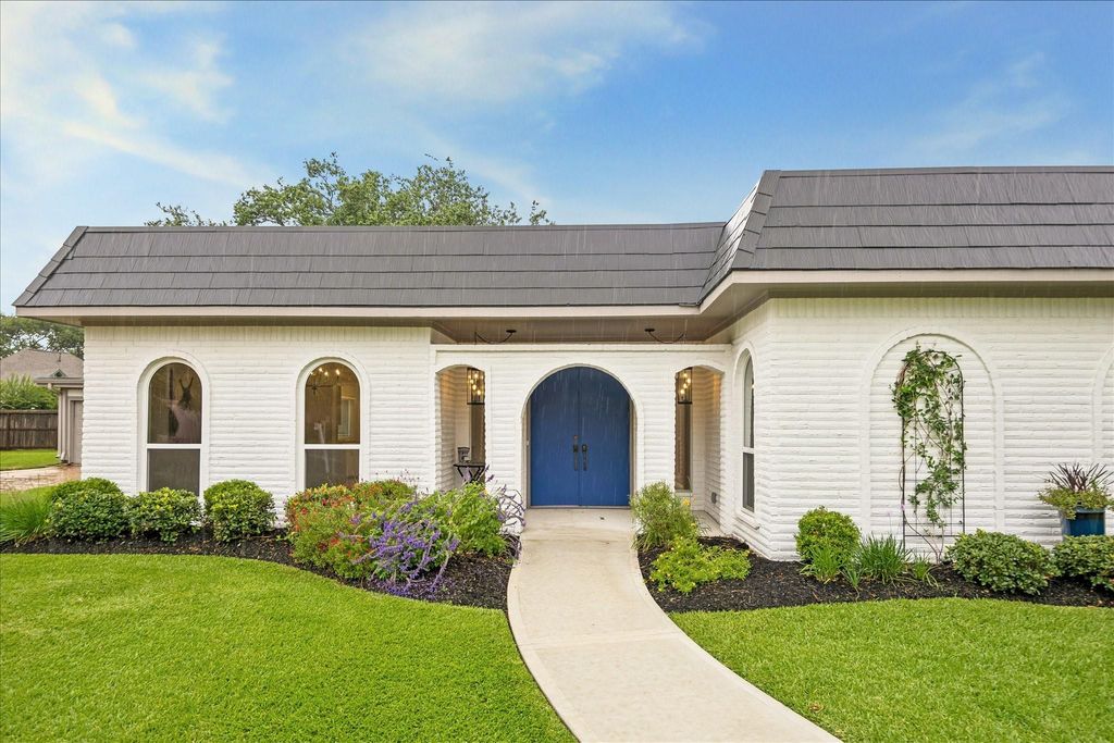 Photo of 3007 Montford Court, Sugar Land, TX 77478 (MLS # 12991007)