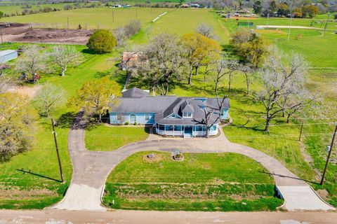 7018 Railroad Street Wallis TX 77485