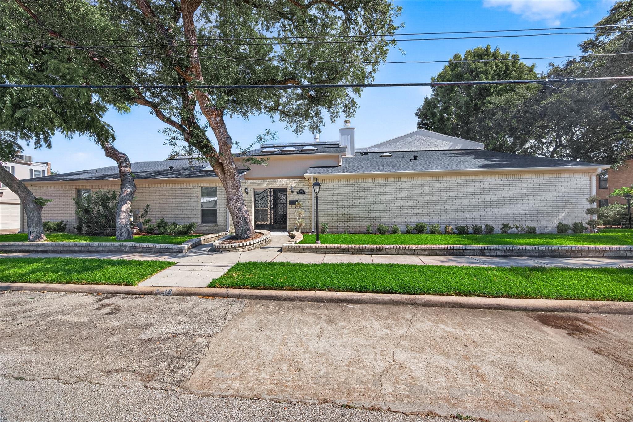 5218 Palmetto Street