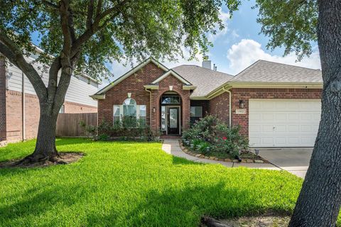 Homes For Sale - 13922 Abbey Lane<br/> Sugar Land, TX 77498