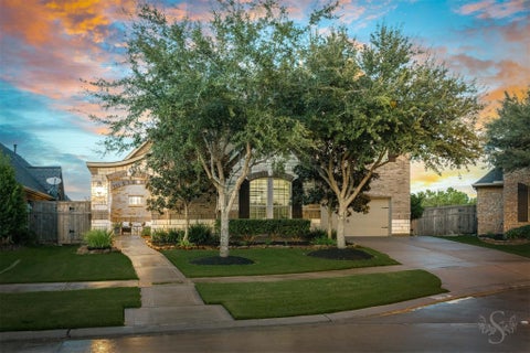 Photo of 27506 Lakeway Trail Lane, Fulshear, TX 77441 (MLS # 74568565)