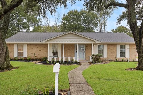 Photo of 234 Highland Terrace Drive, League City, TX 77573 (MLS # 4827241)