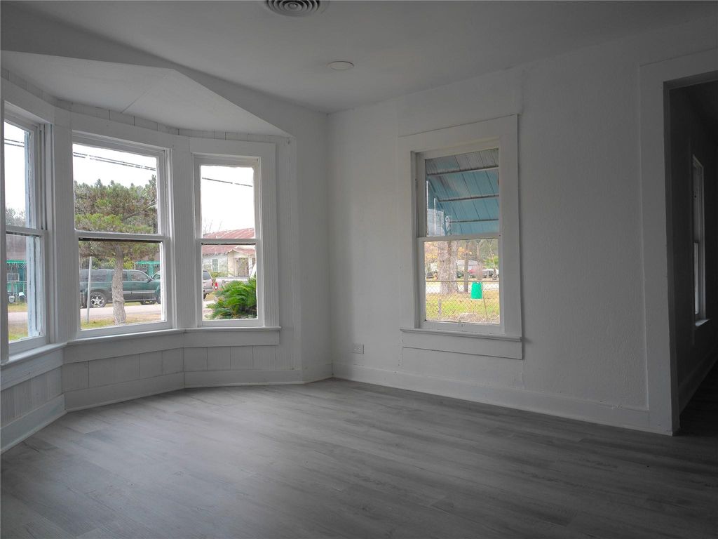 Photo of 1200 Avenue A, Bay City, TX 77414 (MLS # 47180428)