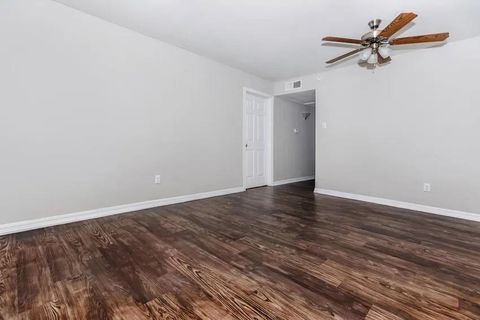 Photo of 4400 Memorial Drive #16-2107, Houston, TX 77007 (MLS # 22982678)