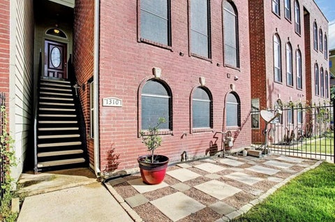 Photo of 1310 Emancipation Avenue, Houston, TX 77003 (MLS # 42835550)