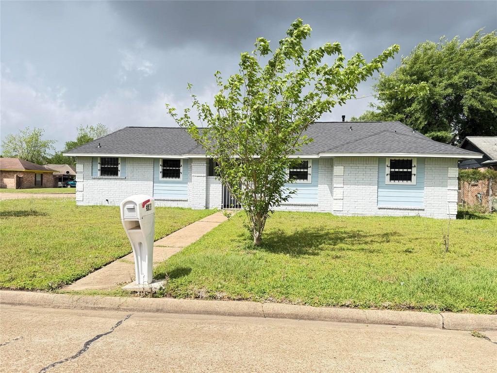 Photo of 5503 Bertellis Lane, Houston, TX 77091 (MLS # 74634668)