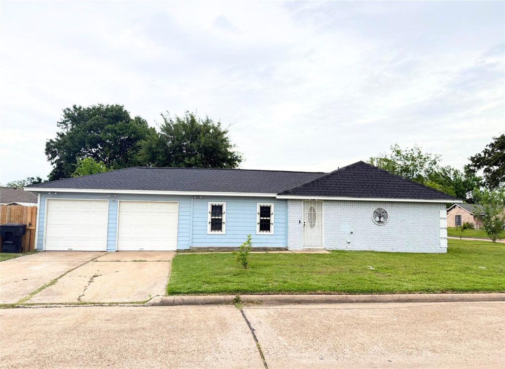 Photo of 5503 Bertellis Lane, Houston, TX 77091 (MLS # 74634668)