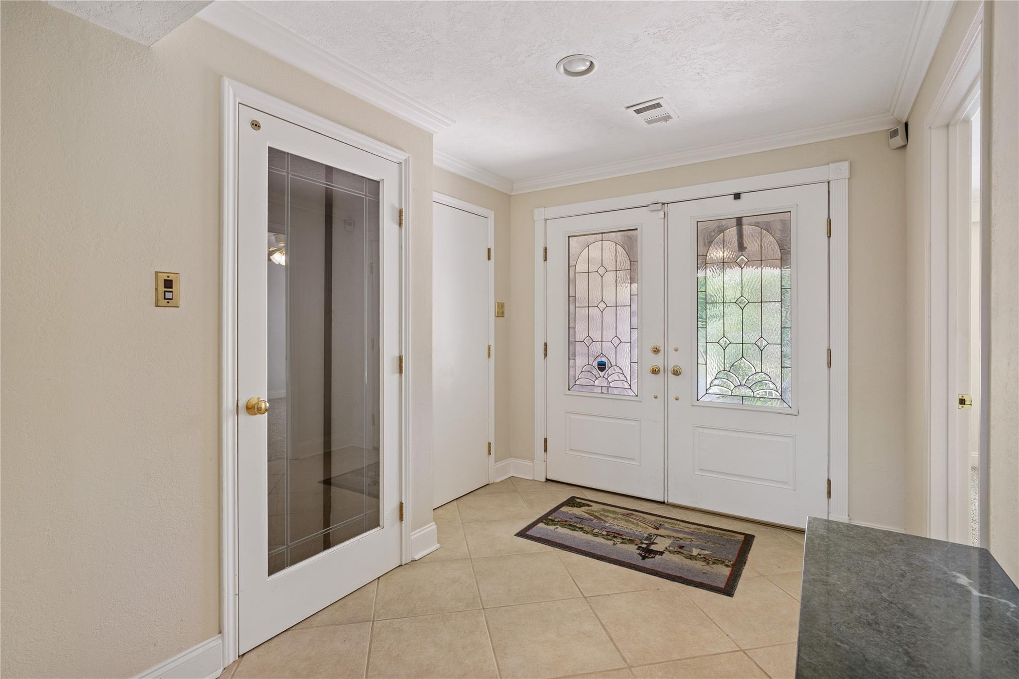 418 Bay Colony Drive