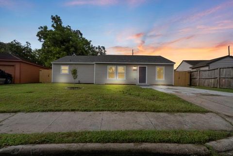 Photo of 2202 Garvey Drive, Pasadena, TX 77506 (MLS # 21783828)