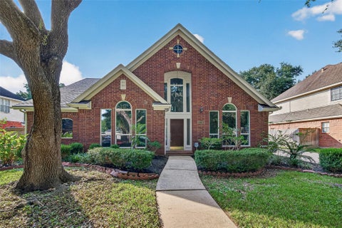 Photo of 2006 Teakwood Place, Sugar Land, TX 77478 (MLS # 83053182)