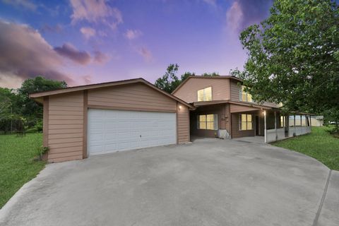 Photo of 17106 Moss Oaks Drive, Conroe, TX 77385 (MLS # 80251350)