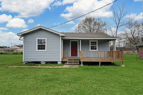 Photo of 1210 Glendale Street, Dayton, TX 77535 (MLS # 56283326)