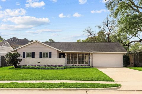 Photo of 5413 Judalon Lane, Houston, TX 77056 (MLS # 16292441)