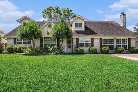 Photo of 8019 Sharpview Drive, Houston, TX 77036 (MLS # 58187175)