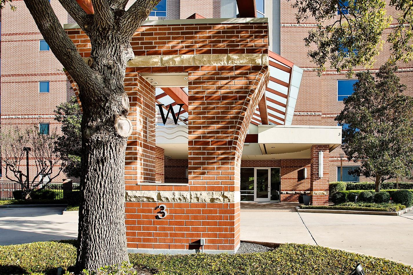 3 Waterway Court 4D