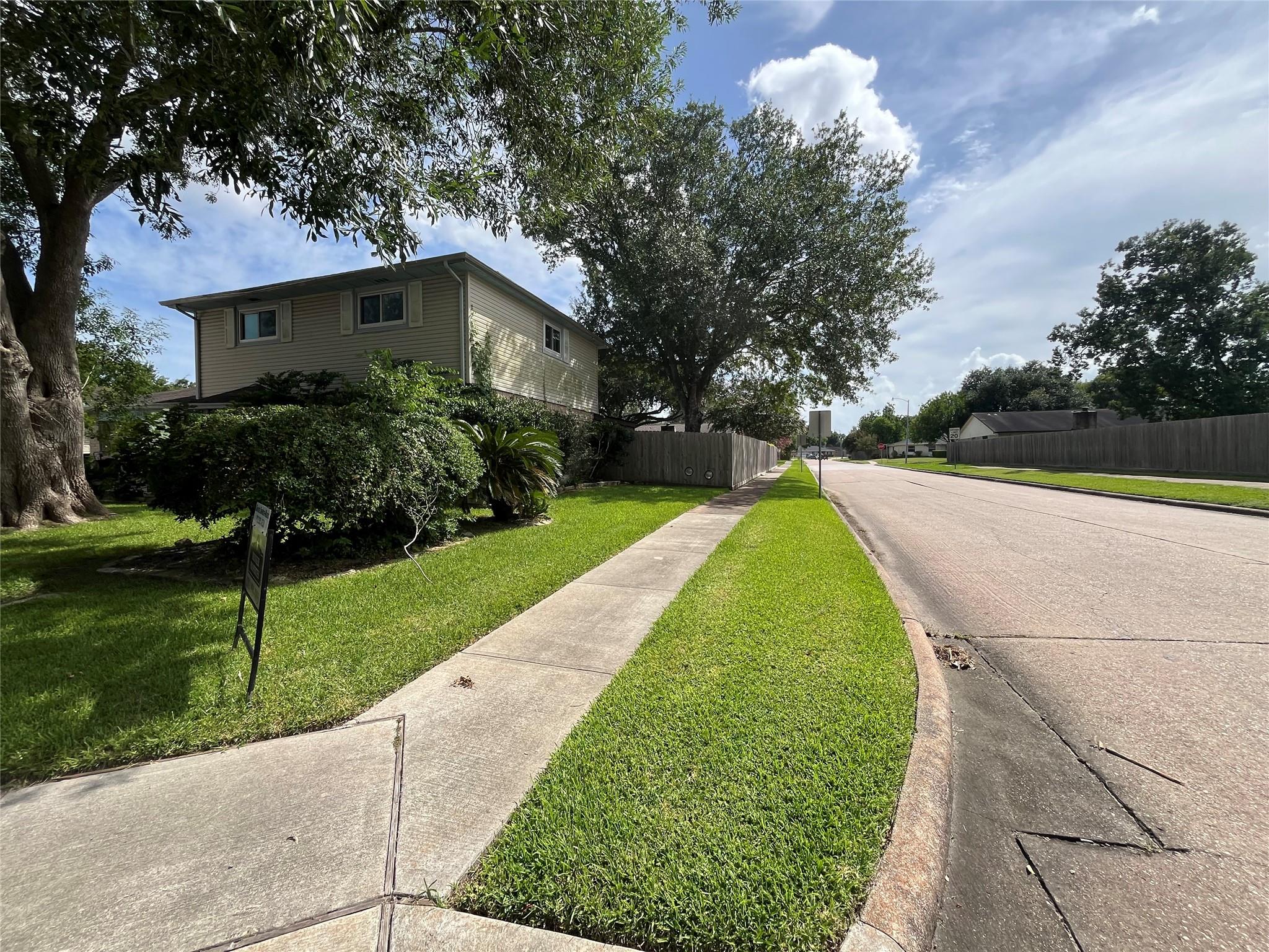 6213 Creekside Lane