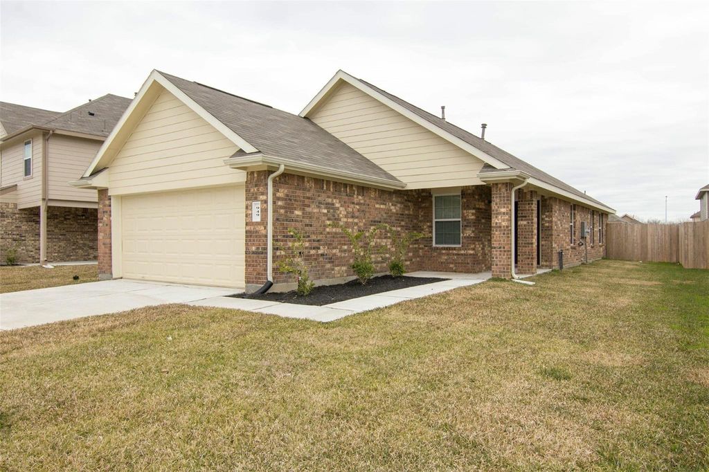 Photo of 949 River Sage Court, La Marque, TX 77568 (MLS # 16849886)