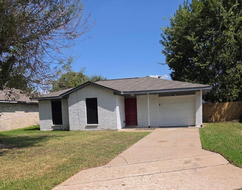 Photo of 12811 Roandale Drive, Houston, TX 77048 (MLS # 72344596)