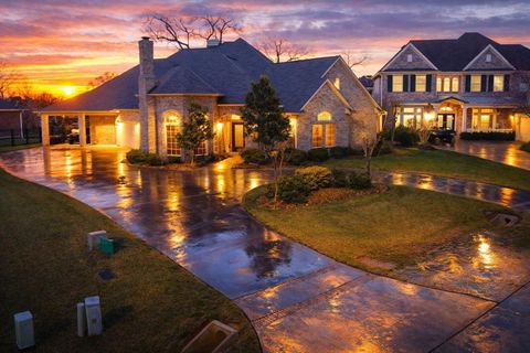 Homes For Sale - 33018 Weatherby Court<br/> Fulshear, TX 77441